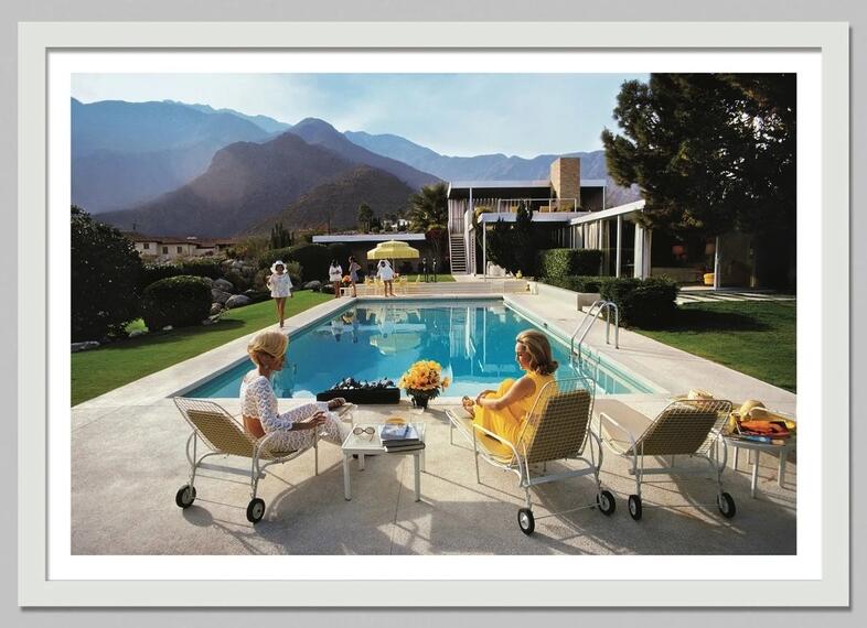Retro Poolside Host Luxury Lif - Luxury Lifestyle Picture 评论和价格